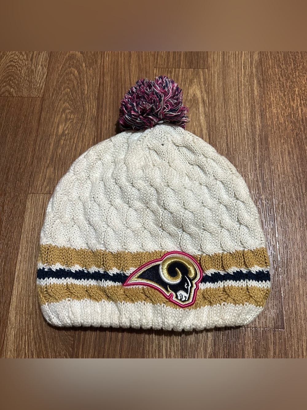New Era NFL Los Angeles Rams Women's Cable Knit Pom Beanie White Gold Pink